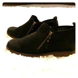 Hush puppies black booties